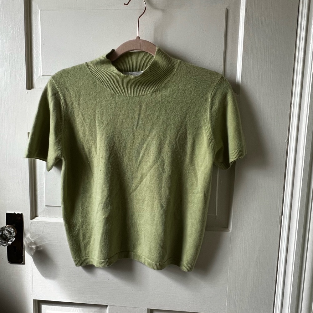 VINTAGE 90’s Green Short Sleeve Sweater
